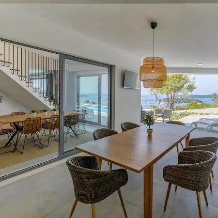 Marvela - Family 4 Bedroom * Maslinica