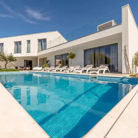 Marvela - Family 4 Bedroom * Maslinica