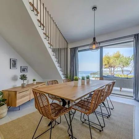 Marvela - Family 4 Bedroom * Maslinica